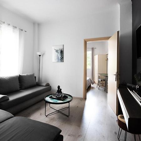 Apartment In The Heart Of The City Салоники Экстерьер фото